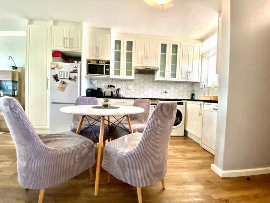 To Let 2 Bedroom Property for Rent in Royal Ascot Western Cape